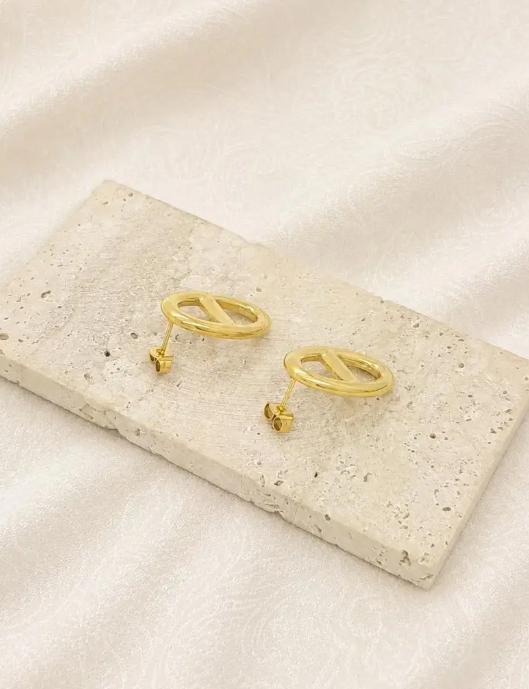 Gold Dipped Oval Bar Studs - GOLD